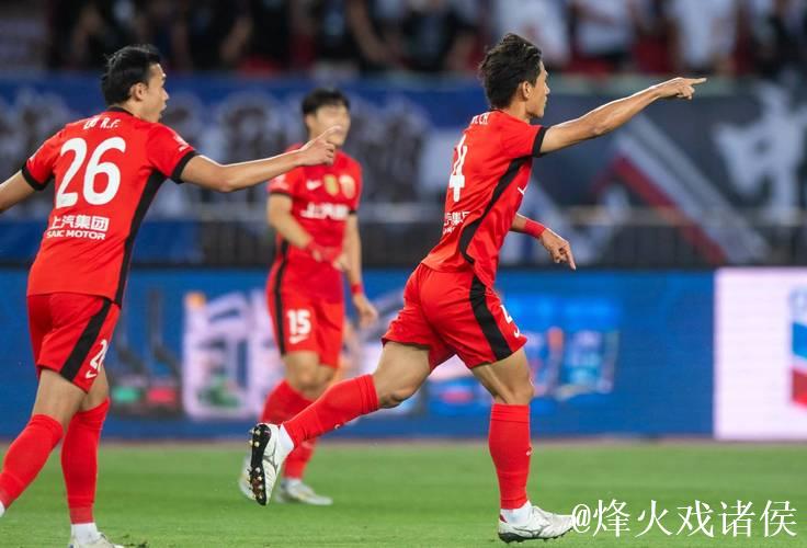 上海海港亚冠16强出局,惨败揭示深层危机 上海海港亚冠16强出局,惨败揭示深层危机
